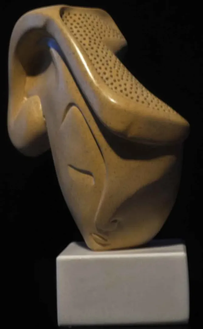 yakınlaştır "Güzel" eseri DEMET KAYA tarafından 45x24x19 cm ölçülerinde Kandıra Taşı tekniği ile yapılmıştır.