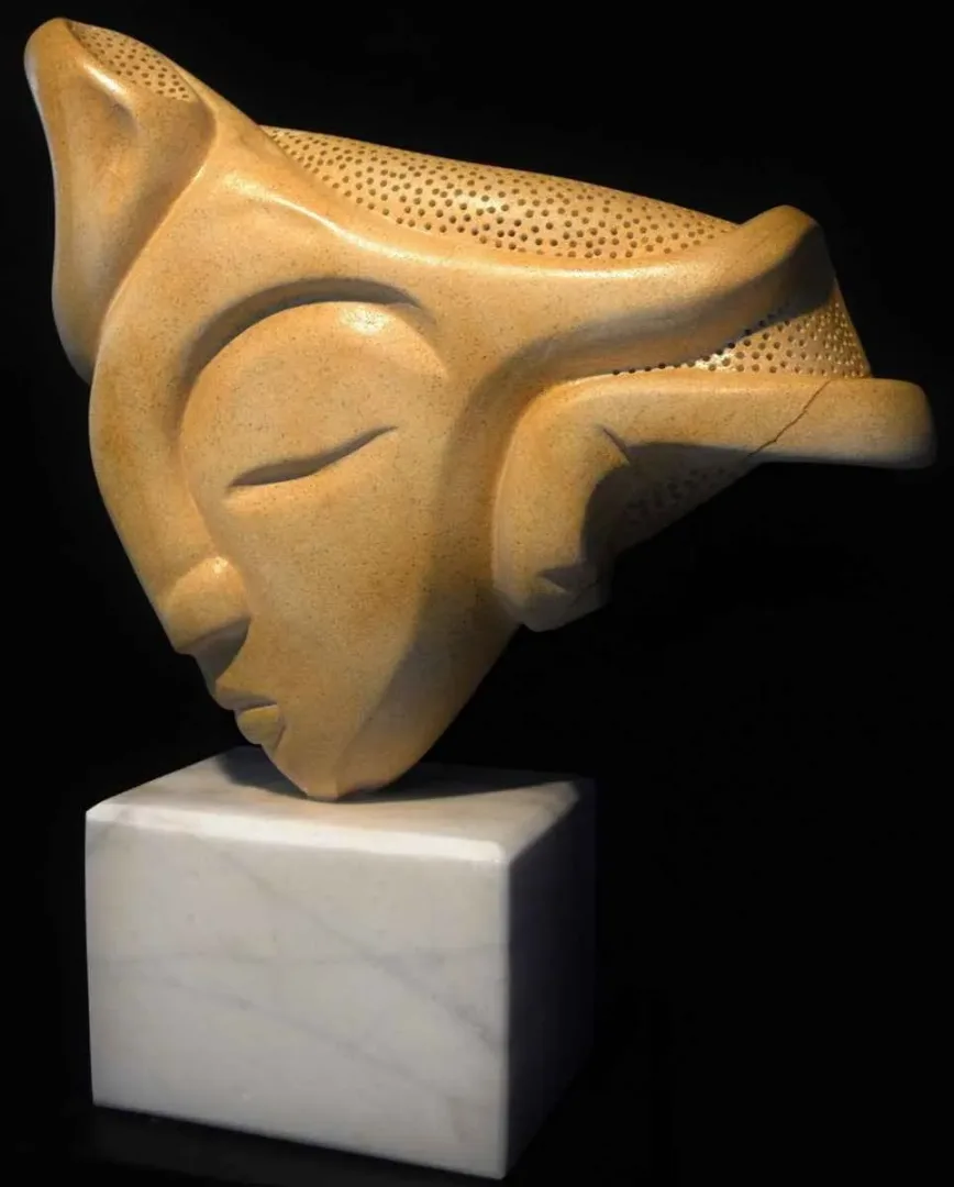 yakınlaştır "İyimserlik" eseri DEMET KAYA tarafından 52x46x15 cm ölçülerinde Kandıra Taşı tekniği ile yapılmıştır.
