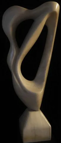 "İsimsiz" eseri DİNÇER GÜNGÖRÜR tarafından 2014 yılında 92x36x16 cm ölçülerinde Kemalpaşa mermeri tekniği ile yapılmıştır.
