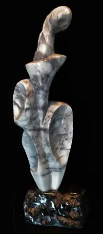 DİNÇER GÜNGÖRÜR — “Tereddüt”, 2013 "Tereddüt" eseri DİNÇER GÜNGÖRÜR tarafından 2013 yılında 52x14x10 cm ölçülerinde Bilecik mermeri tekniği ile yapılmıştır.