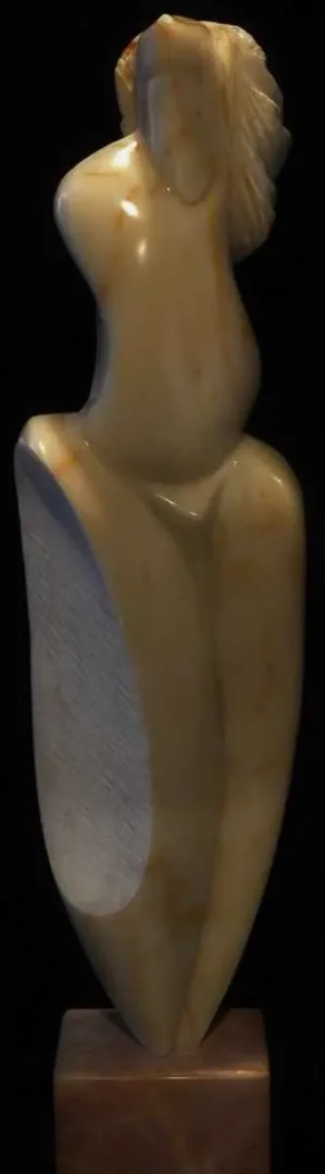 yakınlaştır "Uyanış" eseri DİNÇER GÜNGÖRÜR tarafından 2015 yılında 84x17x12 cm ölçülerinde Afyon Mermeri tekniği ile yapılmıştır.