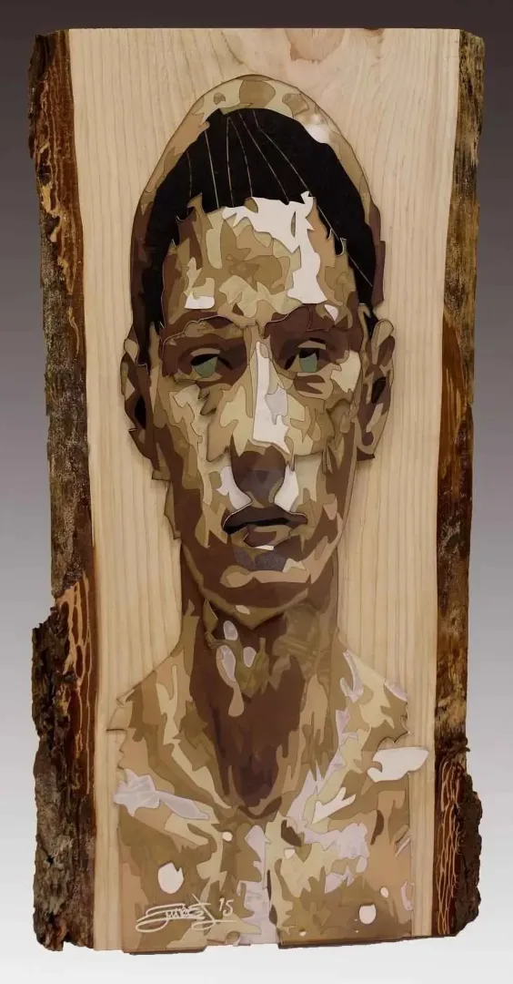 "İsimsiz" eseri EMRE LÜLE tarafından 2015 yılında 60x29 cm ölçülerinde Pleksi+Ahşap tekniği ile yapılmıştır.