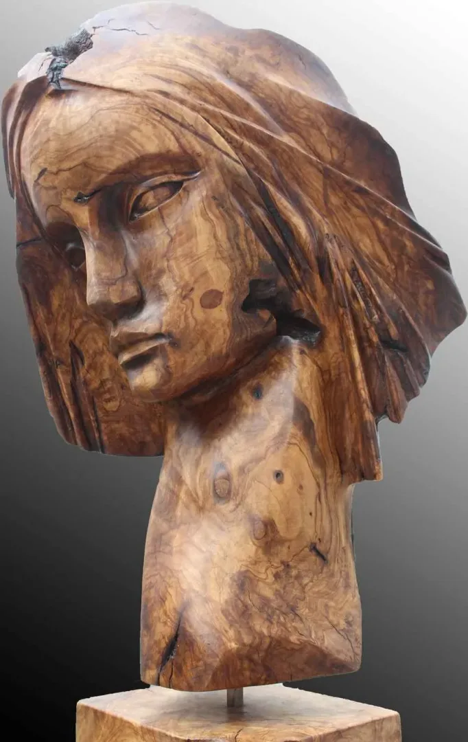 yakınlaştır "Afrodit" eseri HAKAN ERASLAN tarafından 2015 yılında 80x30x30 cm ölçülerinde Ahşap tekniği ile yapılmıştır.
