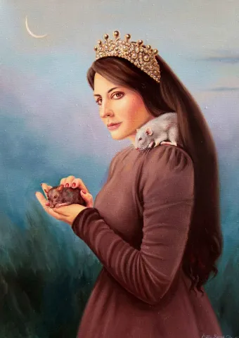 HATİCE BERRAK ÇİÇE — “Fareler Kraliçesi”, 2015 "Fareler Kraliçesi" eseri HATİCE BERRAK ÇİÇE tarafından 2015 yılında 70x50 cm ölçülerinde Tuval üzeri yağlı boya tekniği ile yapılmıştır.