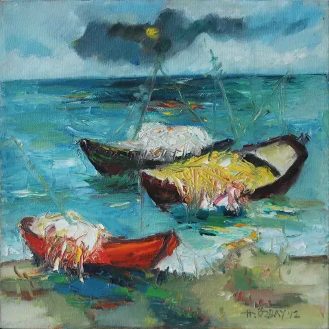 "Kayıklar" eseri HİLMİ ÖZBAY tarafından 2012 yılında 45x45 cm ölçülerinde Tuval üzeri yağlı boya tekniği ile yapılmıştır.