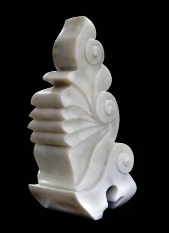 ÇIDAM MELEK — “Rumi-2”, 2013 "Rumi-2" eseri ÇIDAM MELEK tarafından 2013 yılında 45x40x30 cm ölçülerinde Marmara mermeri tekniği ile yapılmıştır.