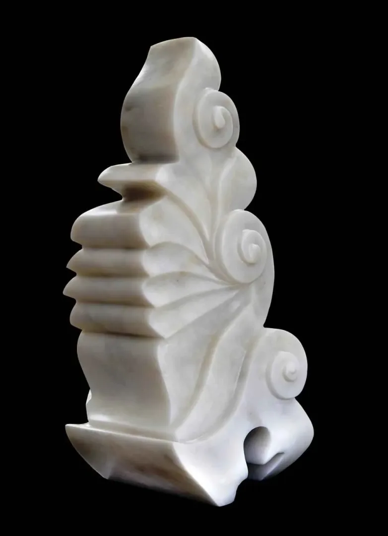 "Rumi-2" eseri ÇIDAM MELEK tarafından 2013 yılında 45x40x30 cm ölçülerinde Marmara mermeri tekniği ile yapılmıştır.