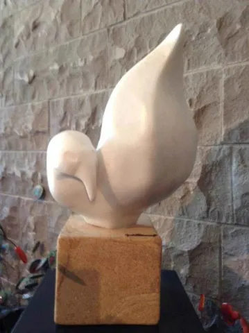 "Bird-III" eseri MARİA BERENT tarafından 2015 yılında 54x20x30 cm ölçülerinde Marble tekniği ile yapılmıştır.
