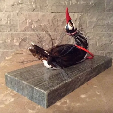 MARİA BERENT — “Dopping”, 2015 "Dopping" eseri MARİA BERENT tarafından 2015 yılında 30x35x20 cm ölçülerinde Ceramic and Wire on marble stand tekniği ile yapılmıştır.