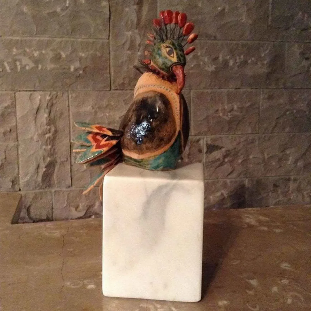 "Flora" eseri MARİA BERENT tarafından 2015 yılında 45x18x30 cm ölçülerinde Ceramic and Wire on Marble tekniği ile yapılmıştır.