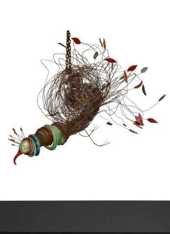 "Wired" eseri MARİA BERENT tarafından 2006 yılında 70x75x90 cm ölçülerinde Seramik, Tel tekniği ile yapılmıştır.