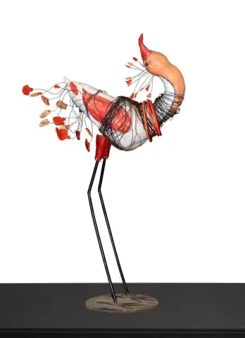 "Gelin" eseri MARİA BERENT tarafından 2010 yılında 110x45x70 cm ölçülerinde Seramik, Tel tekniği ile yapılmıştır.