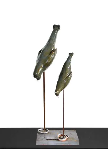 MARİA BERENT — “Fok Balıkları/Seals”, 2008 "Fok Balıkları/Seals" eseri MARİA BERENT tarafından 2008 yılında 60x25x20 cm ölçülerinde Seramik tekniği ile yapılmıştır.