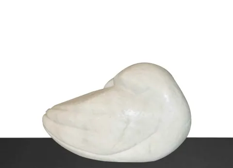 MARİA BERENT — “Sleeping Bird”, 2012 "Sleeping Bird" eseri MARİA BERENT tarafından 2012 yılında 20x18x35 cm ölçülerinde Mermer / Marble tekniği ile yapılmıştır.