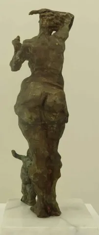 "Hamam-3" eseri METİN YURDANUR tarafından 47x16x10 cm ölçülerinde Bronz tekniği ile yapılmıştır.