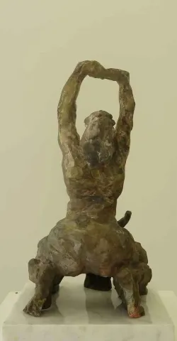 "Hamam-8" eseri METİN YURDANUR tarafından 36x20x20 cm ölçülerinde Bronz tekniği ile yapılmıştır.