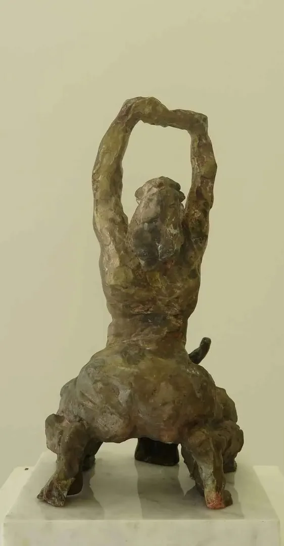 yakınlaştır "Hamam-8" eseri METİN YURDANUR tarafından 36x20x20 cm ölçülerinde Bronz tekniği ile yapılmıştır.