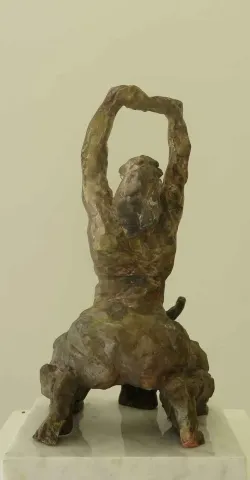 "Hamam-8" eseri METİN YURDANUR tarafından 36x20x20 cm ölçülerinde Bronz tekniği ile yapılmıştır.