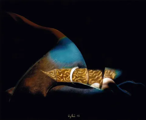 "Oturan Kadın" eseri NECMETTİN ÖZLÜ tarafından 2015 yılında 51x61 cm ölçülerinde Hahnemühle kağıt üzeri karışık teknik tekniği ile yapılmıştır.