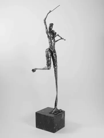 ÖZER AKTAŞ — “Untitled” "İsimsiz" eseri ÖZER AKTAŞ tarafından 9x9x39 cm ölçülerinde Demir Yontu+Kaynak tekniği ile yapılmıştır.
