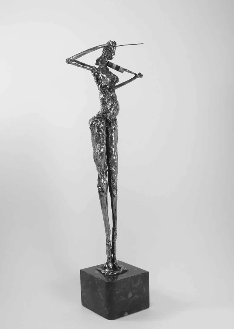 yakınlaştır "İsimsiz" eseri ÖZER AKTAŞ tarafından 9x9x44 cm ölçülerinde Demir Yontu+Kaynak tekniği ile yapılmıştır.