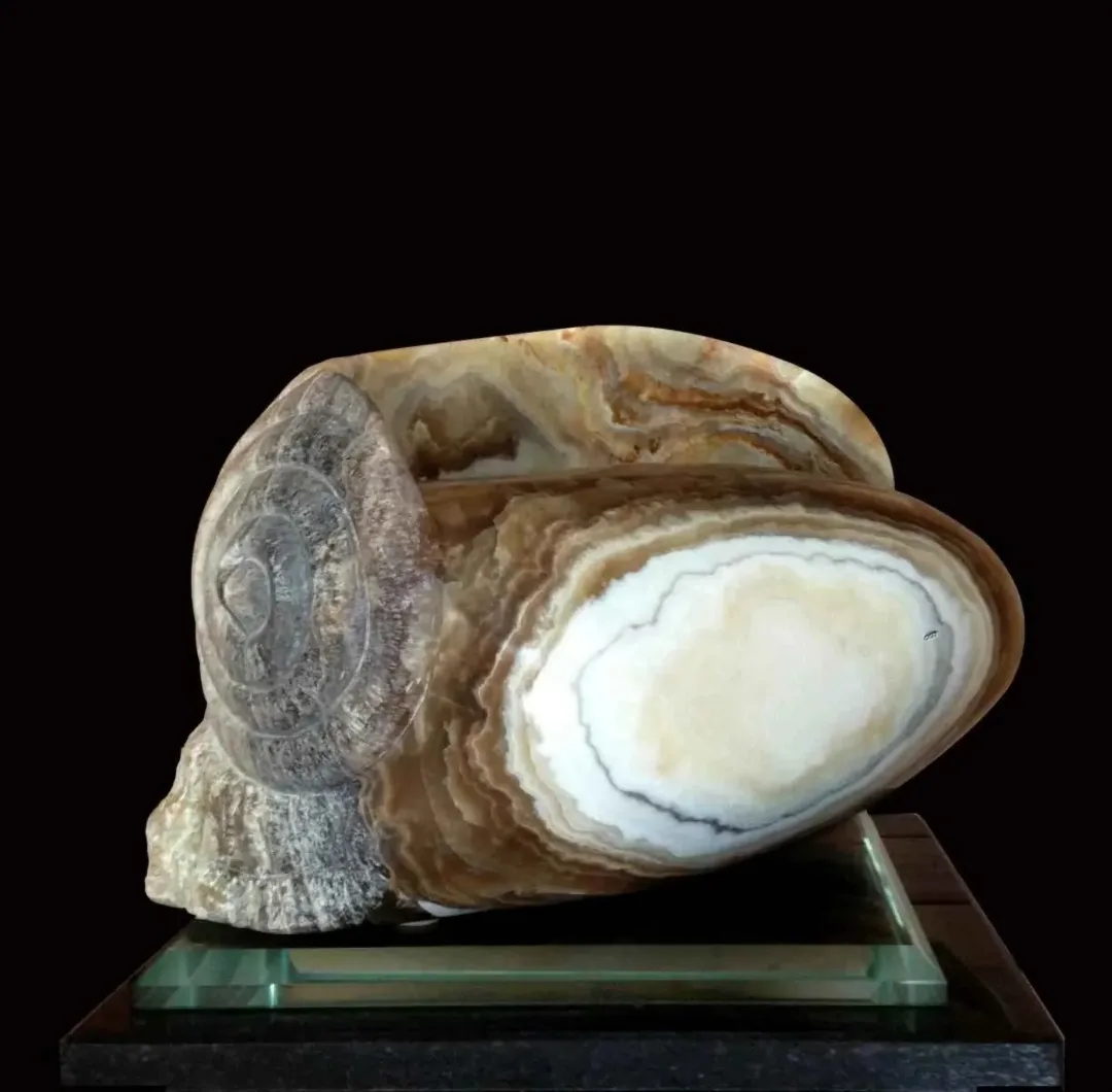 yakınlaştır "Denizden" eseri SIRMA YILDIZ tarafından 2013 yılında 25x25x45 cm ölçülerinde Onyx tekniği ile yapılmıştır.