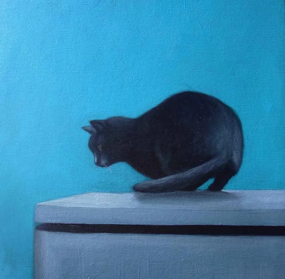 "Kara Kedi" eseri YİĞİT ALTIPARMAKOĞULLARI tarafından 2015 yılında 25x25 cm ölçülerinde Tuval üzeri yağlı boya tekniği ile yapılmıştır.