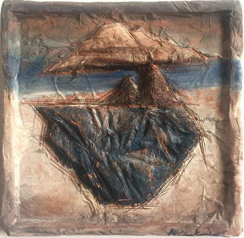 "isimsiz" eseri ALİ CİHAN KAYALIOĞLU tarafından 2015 yılında 25x25 cm ölçülerinde Seramik tekniği ile yapılmıştır.