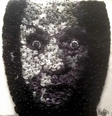 BELGİN ŞEN — “Adile Naşit”, 2015 "Adile Naşit" eseri BELGİN ŞEN tarafından 2015 yılında 25x25 cm ölçülerinde Tuval üzeri karışık teknik tekniği ile yapılmıştır.