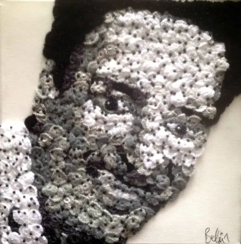 BELGİN ŞEN — “Kemal Sunal”, 2015 "Kemal Sunal" eseri BELGİN ŞEN tarafından 2015 yılında 25x25 cm ölçülerinde Tuval üzeri karışık teknik tekniği ile yapılmıştır.