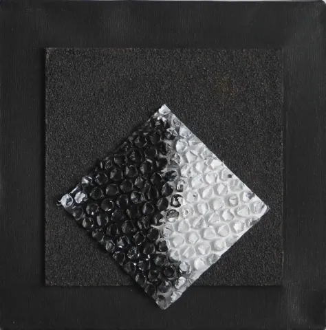 "isimsiz" eseri DİLEK BAYTAK tarafından 2015 yılında 25x25 cm ölçülerinde Karışık teknik tekniği ile yapılmıştır.