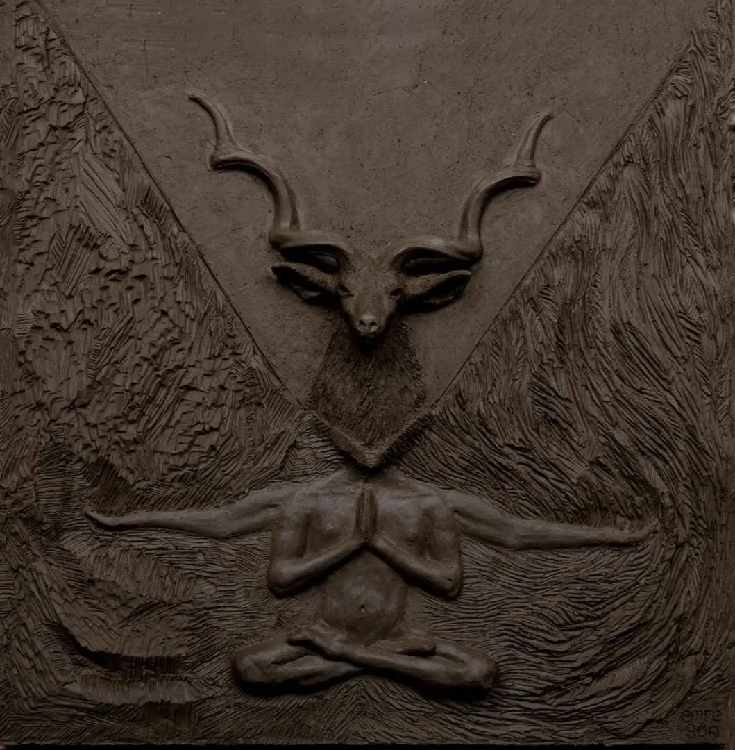 EMRE GÜN — “isimsiz”, 2015 "isimsiz" eseri EMRE GÜN tarafından 2015 yılında 25x25 cm ölçülerinde Seramik tekniği ile yapılmıştır.