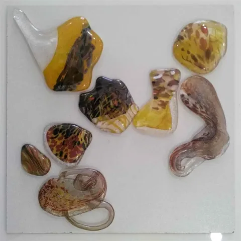 TAHA BAYDAR — “isimsiz”, 2015 "isimsiz" eseri TAHA BAYDAR tarafından 2015 yılında 25x25 cm ölçülerinde Cam tekniği ile yapılmıştır.