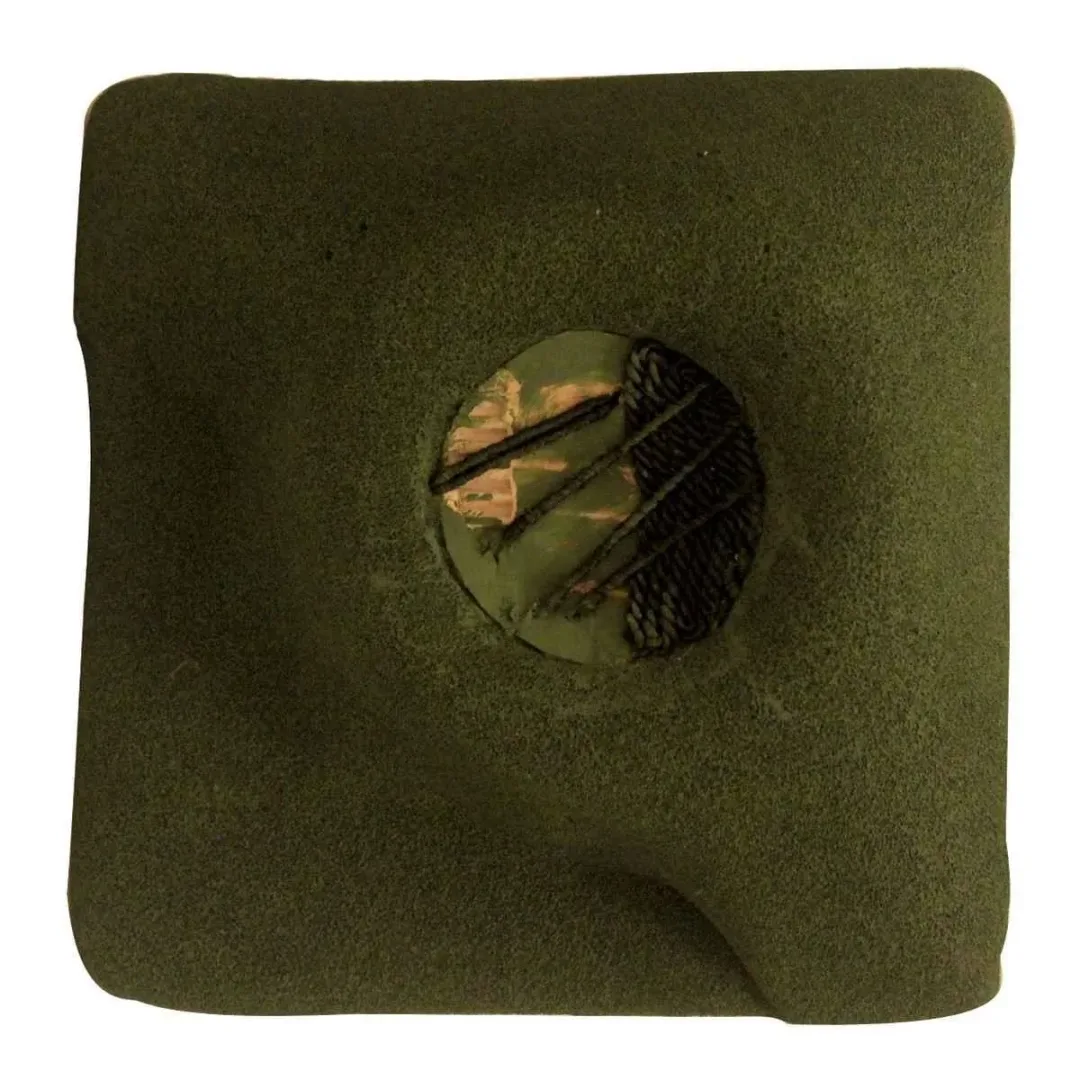 AYÇA ALPER AKÇAY — “isimsiz”, 2015 "isimsiz" eseri AYÇA ALPER AKÇAY tarafından 2015 yılında 25x25 cm ölçülerinde Tuval üzeri karışık teknik tekniği ile yapılmıştır.