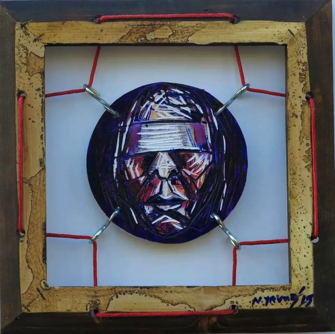 NURİ YAVUZ — “isimsiz”, 2015 "isimsiz" eseri NURİ YAVUZ tarafından 2015 yılında 25x25 cm ölçülerinde Karışık teknik tekniği ile yapılmıştır.