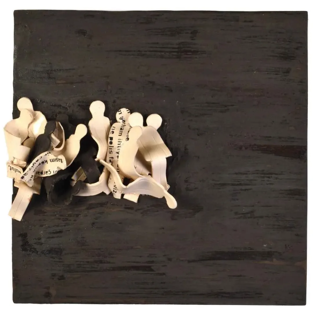 TÜLİN ÖZTÜRK — “isimsiz”, 2015 "isimsiz" eseri TÜLİN ÖZTÜRK tarafından 2015 yılında 25x25 cm ölçülerinde Seramik tekniği ile yapılmıştır.