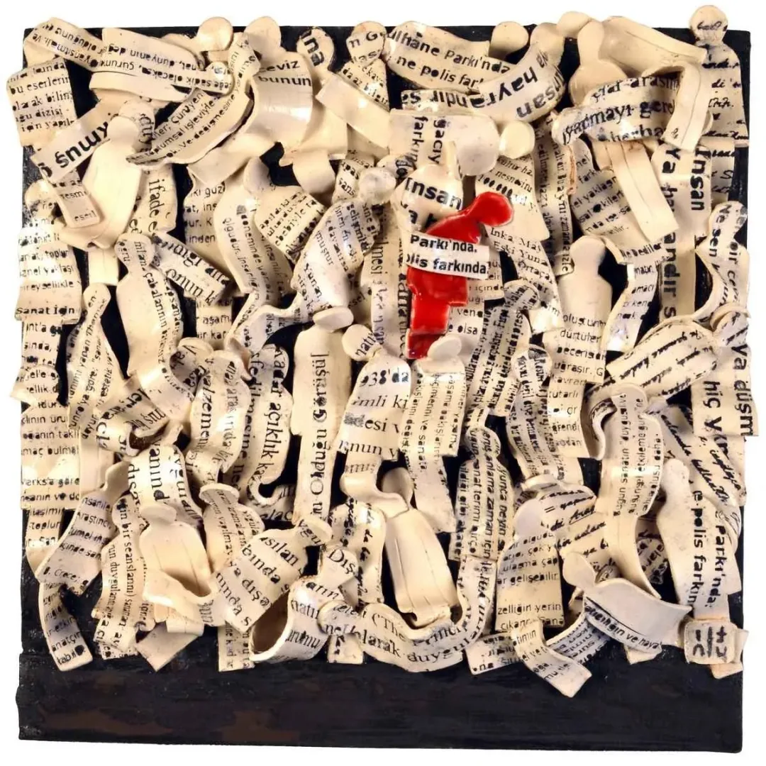 TÜLİN ÖZTÜRK — “isimsiz”, 2015 "isimsiz" eseri TÜLİN ÖZTÜRK tarafından 2015 yılında 25x25 cm ölçülerinde Seramik tekniği ile yapılmıştır.