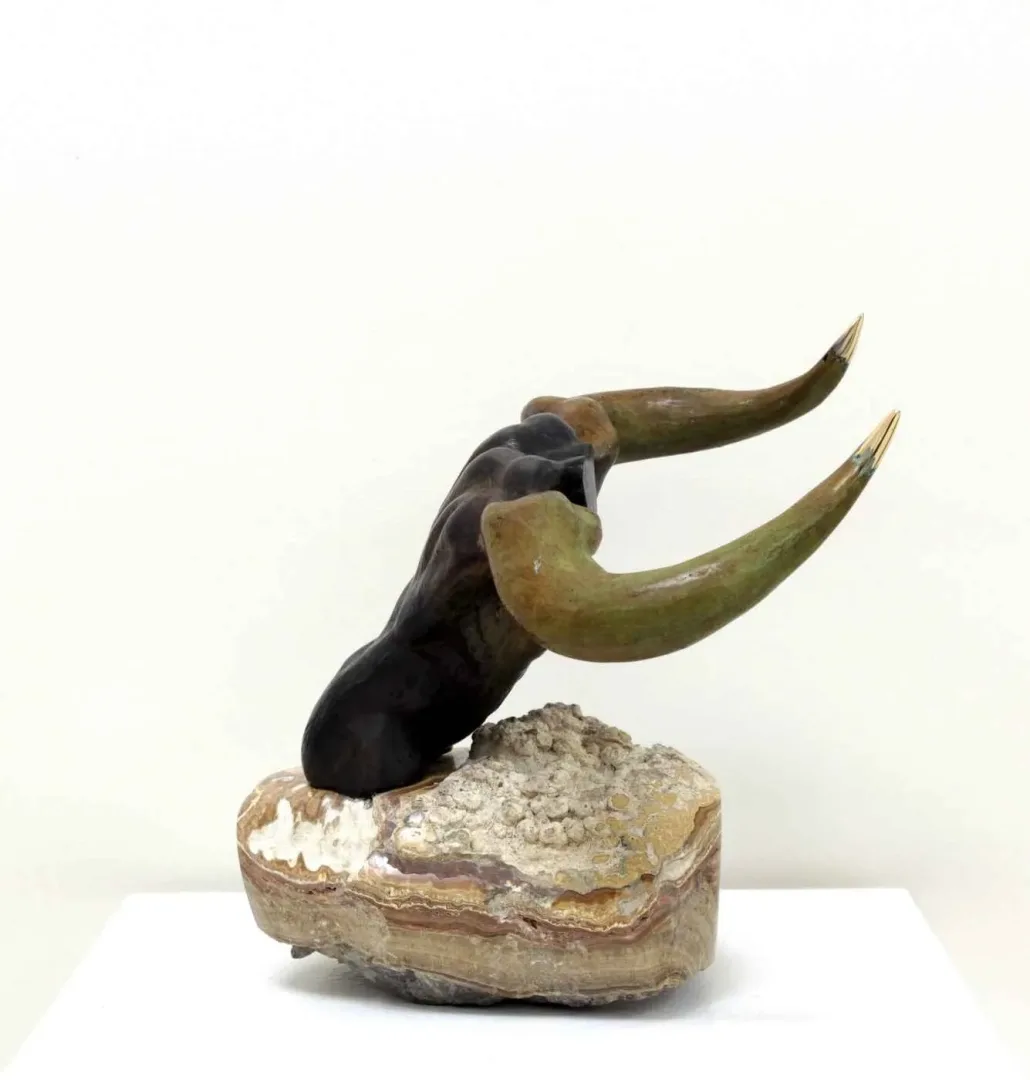 yakınlaştır "Minotaur" eseri ALEXANDER DAVİDOV tarafından 28x28x30 cm ölçülerinde Bronz tekniği ile yapılmıştır.