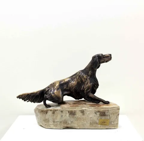 "İngiliz Seteri" eseri ALEXANDER DAVİDOV tarafından 23x27x15 cm ölçülerinde Bronz tekniği ile yapılmıştır.