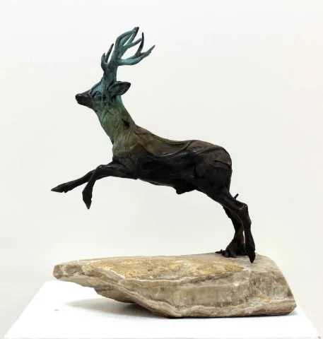 ALEXANDER DAVİDOV — “Ağaç Karaca” "Ağaç Karaca" eseri ALEXANDER DAVİDOV tarafından 37x33x16 cm ölçülerinde Bronz tekniği ile yapılmıştır.