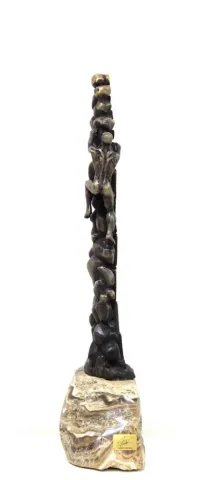 "Mutluluk" eseri ALEXANDER DAVİDOV tarafından 53x20x12 cm ölçülerinde Bronz tekniği ile yapılmıştır.
