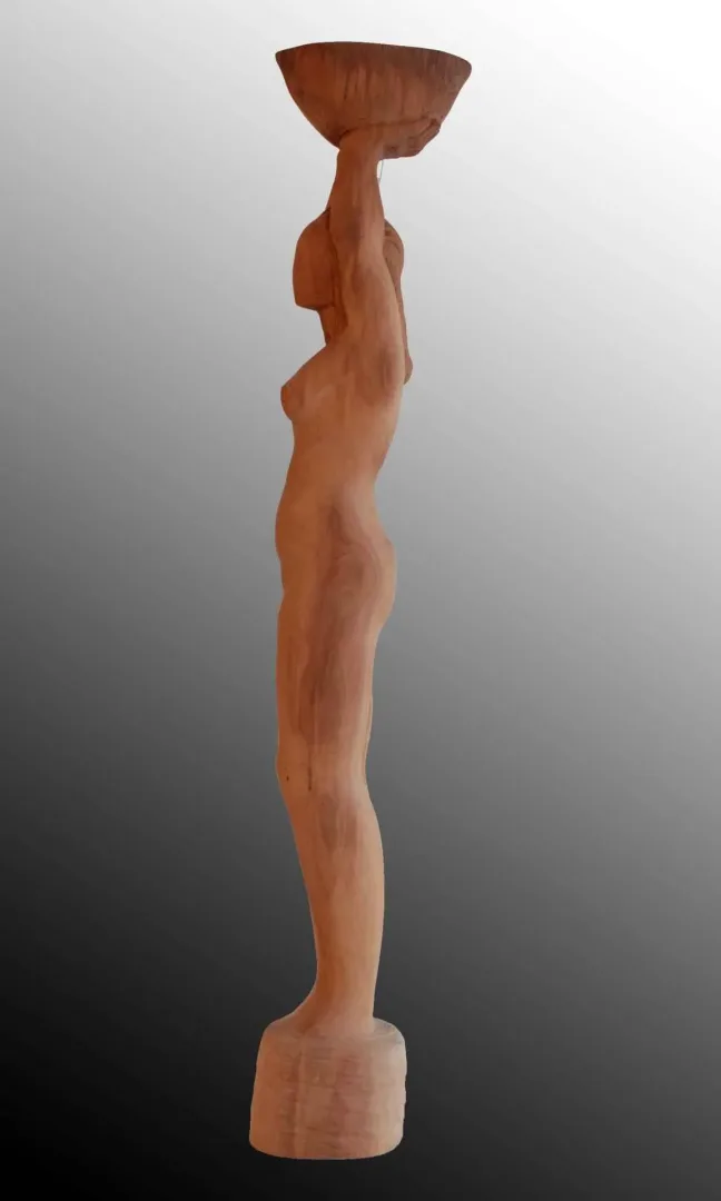 Bu eser AZİMET KARAMAN tarafından 2016 yılında 148x26x16 cm ölçülerinde Ağaç yontu tekniği ile yapılmıştır.