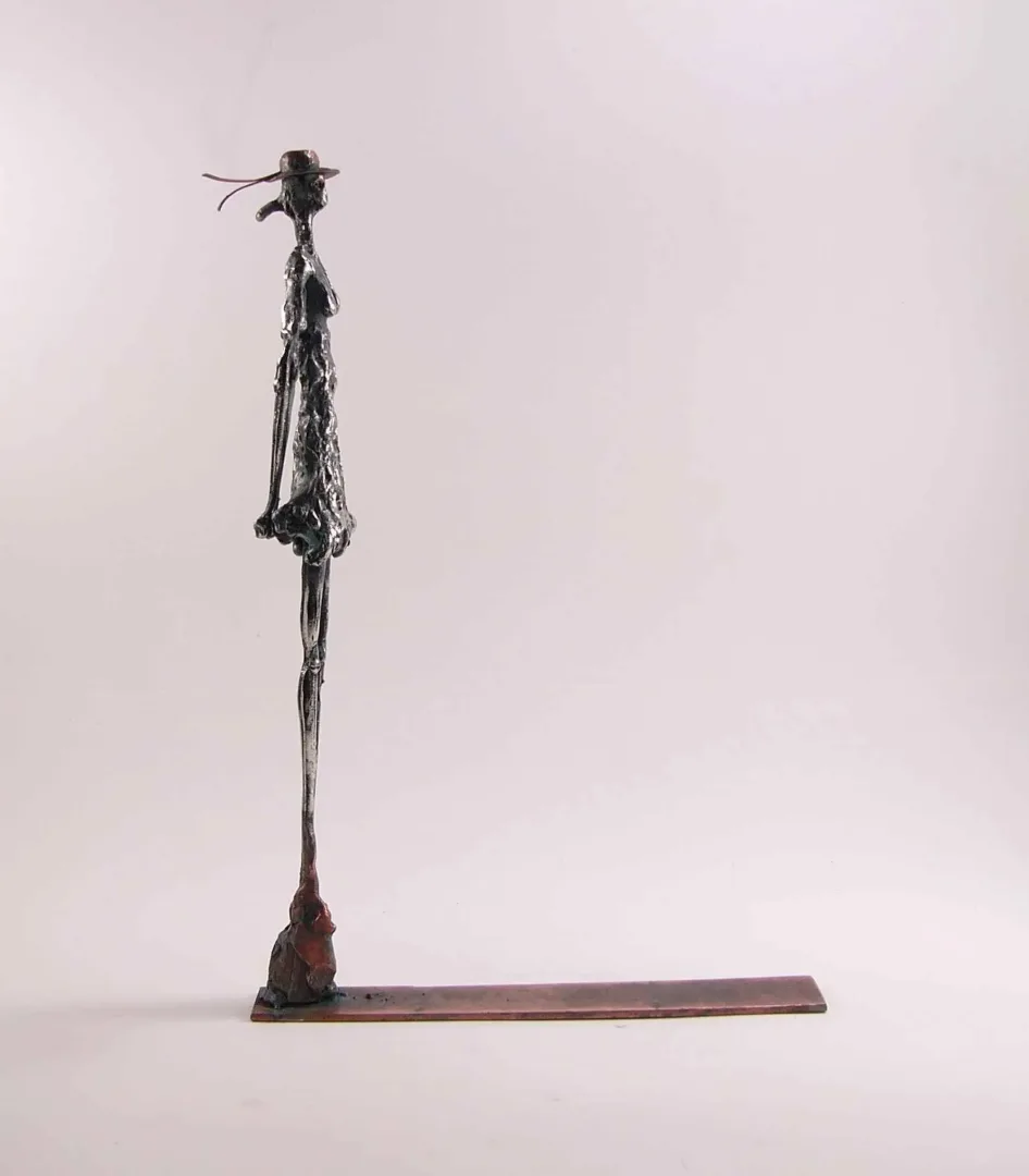 Bu eser ÖZER AKTAŞ tarafından 2016 yılında 34x20x5 cm ölçülerinde Demir yontu tekniği ile yapılmıştır.