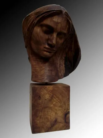 HAKAN ERASLAN tarafından 2016 yılında 56x26x22 cm ölçülerinde Ağaç yontu tekniği ile yapılmıştır.