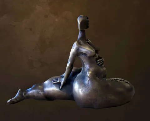 "Untitled" eseri AZİMET KARAMAN tarafından 2016 yılında 38x23x53 cm ölçülerinde Bronz tekniği ile yapılmıştır.