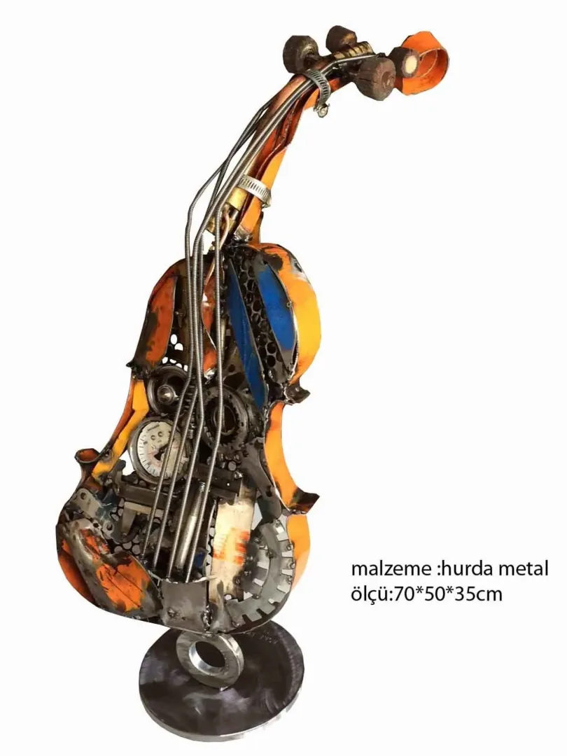 yakınlaştır "Çalmadım, çalmadım, çalmadım-I" eseri ASAF ERDEMLİ tarafından 70x50x35 cm ölçülerinde Hurda metal+kaynak tekniği ile yapılmıştır.
