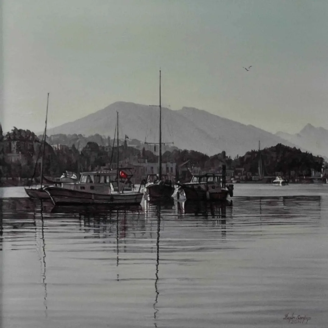 "Gümüşlükte Yalnız Martı" eseri BEŞİR SARPÇA tarafından 2014 yılında 65x65 cm ölçülerinde Tuval üzeri yağlı boya tekniği ile yapılmıştır.