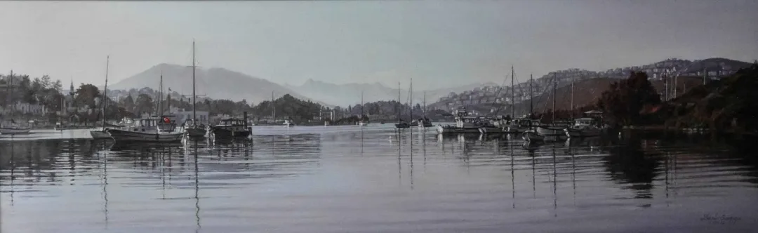 yakınlaştır "Gümüşlük-II" eseri BEŞİR SARPÇA tarafından 2012 yılında 45x125 cm ölçülerinde Tuval üzeri yağlı boya tekniği ile yapılmıştır.