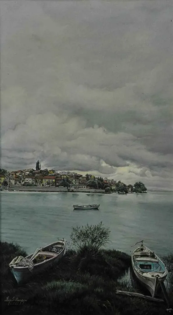 BEŞİR SARPÇA — “Gölyazı ve Sandallar”, 2011 "Gölyazı ve Sandallar" eseri BEŞİR SARPÇA tarafından 2011 yılında 70x40 cm ölçülerinde Tuval üzeri yağlı boya tekniği ile yapılmıştır.