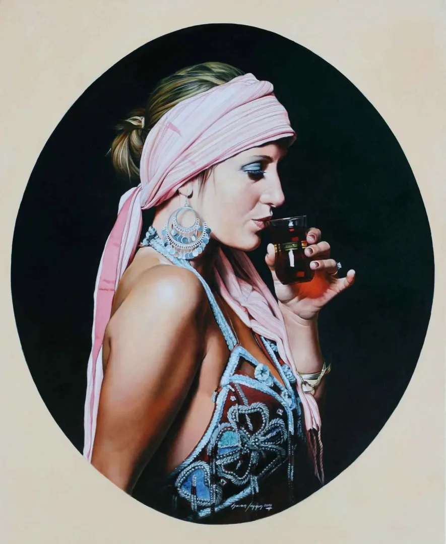 "Justine" eseri HASAN SAYGIN tarafından 2010 yılında 73x60 cm ölçülerinde Tuval üzeri yağlı boya tekniği ile yapılmıştır.